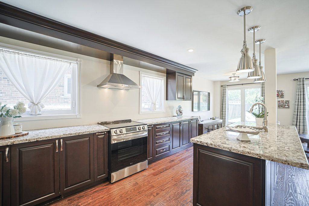 Mississauga, ON L4W 3H4,1106 Highgate PL