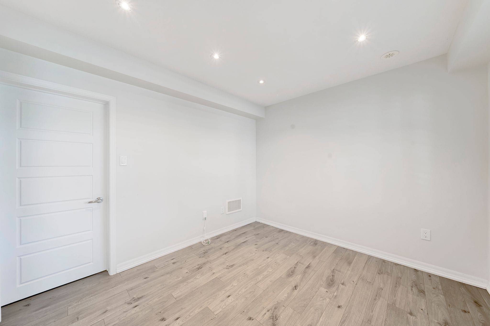 Oakville, ON L6M 0V2,244 Ellen Davidson DR
