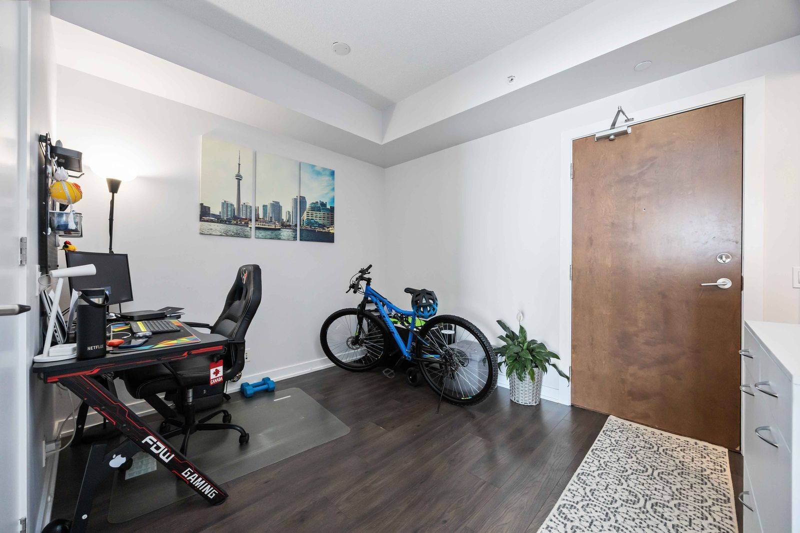 Toronto W06, ON M8V 1A4,2200 Lake Shore Blvd W BLVD #3802