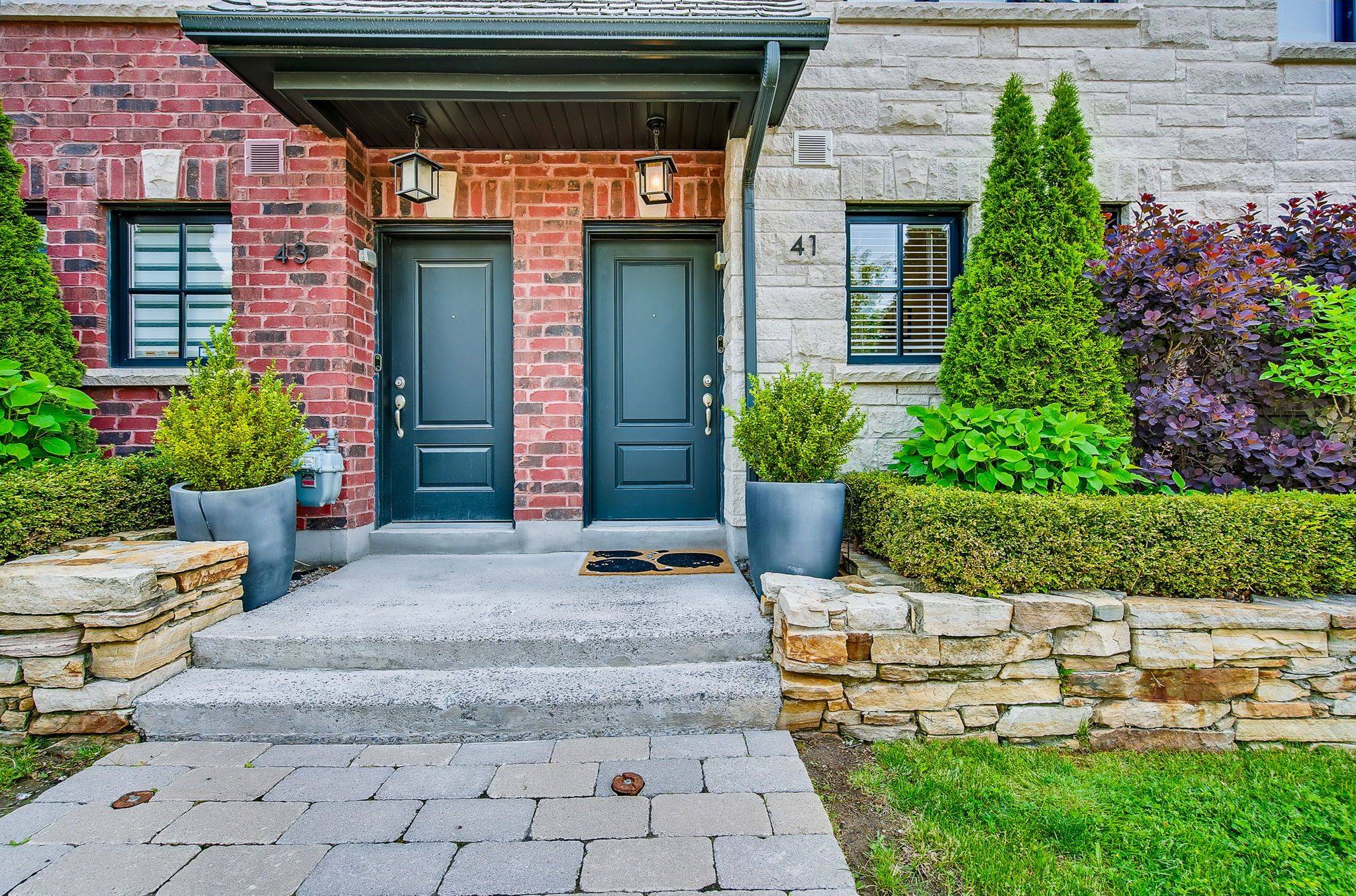 Toronto W06, ON M8W 0B7,41 Twenty Ninth ST