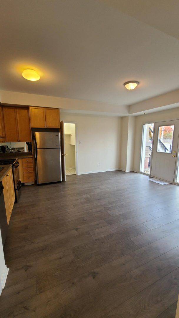 Mississauga, ON L5M 8E3,4950 Winston Churchill BLVD #116