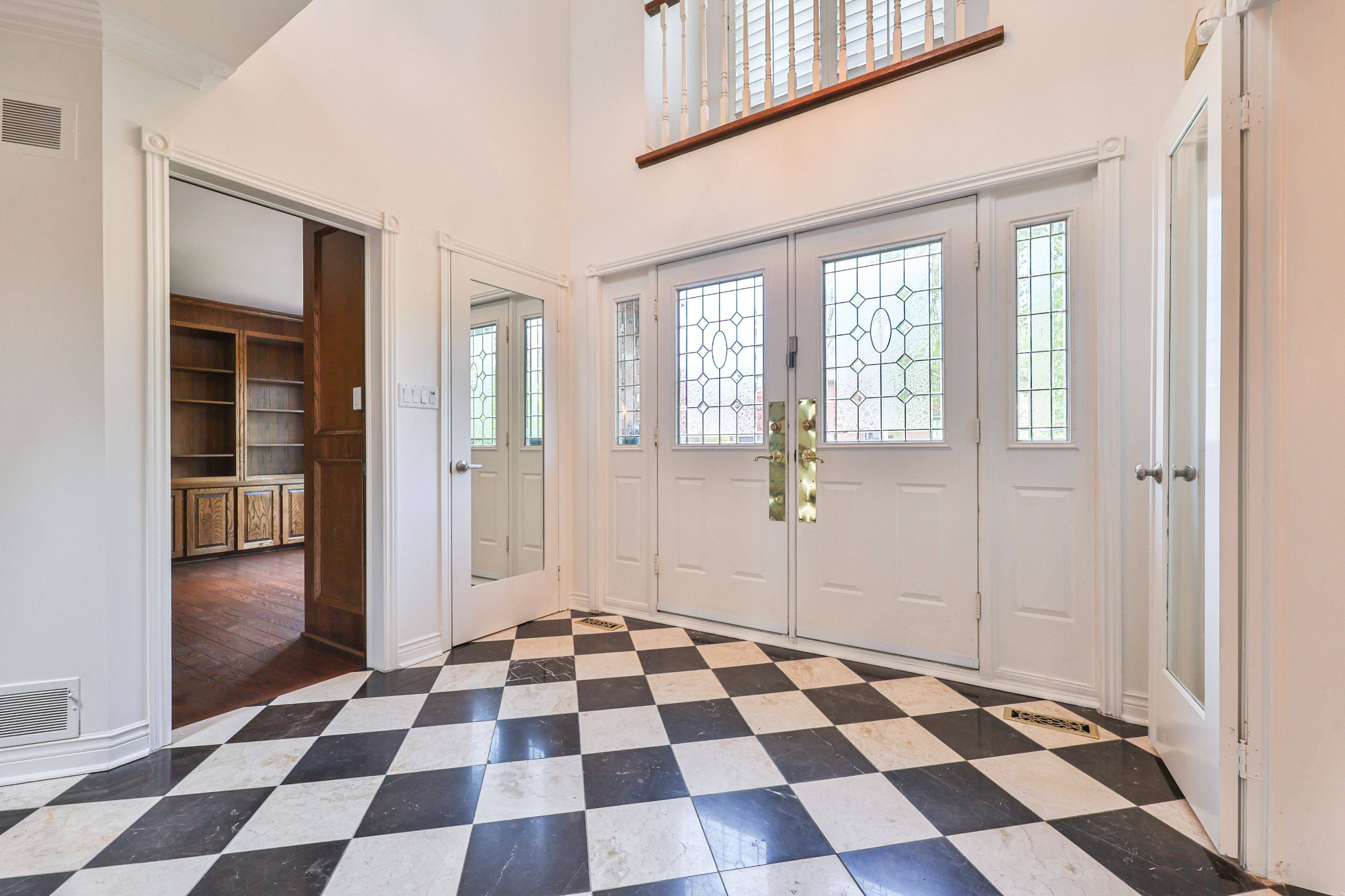 Oakville, ON L6K 3V9,108 Whittington PL