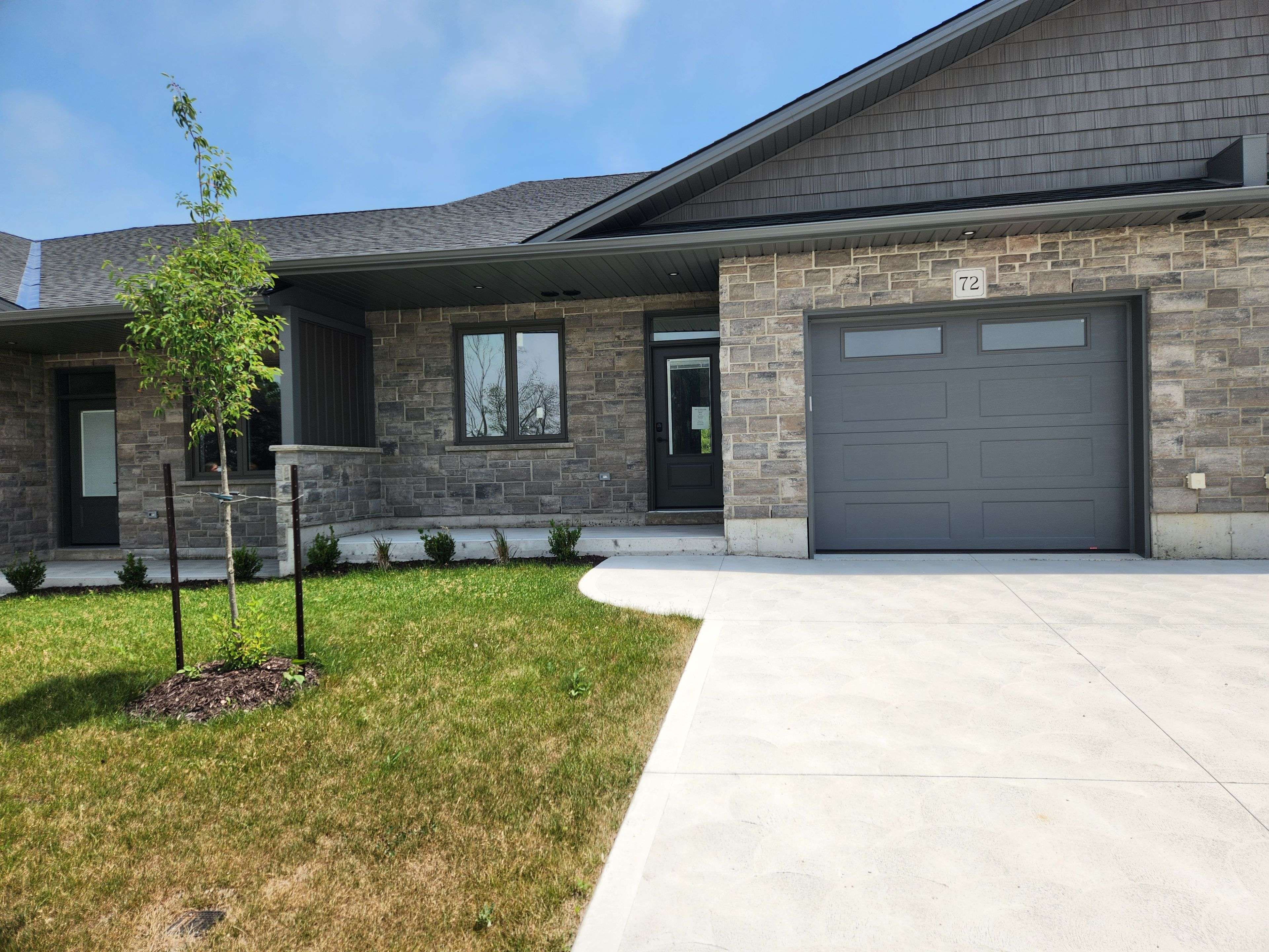 72 Mercedes CRES W, Kincardine, ON N2Z 1G8