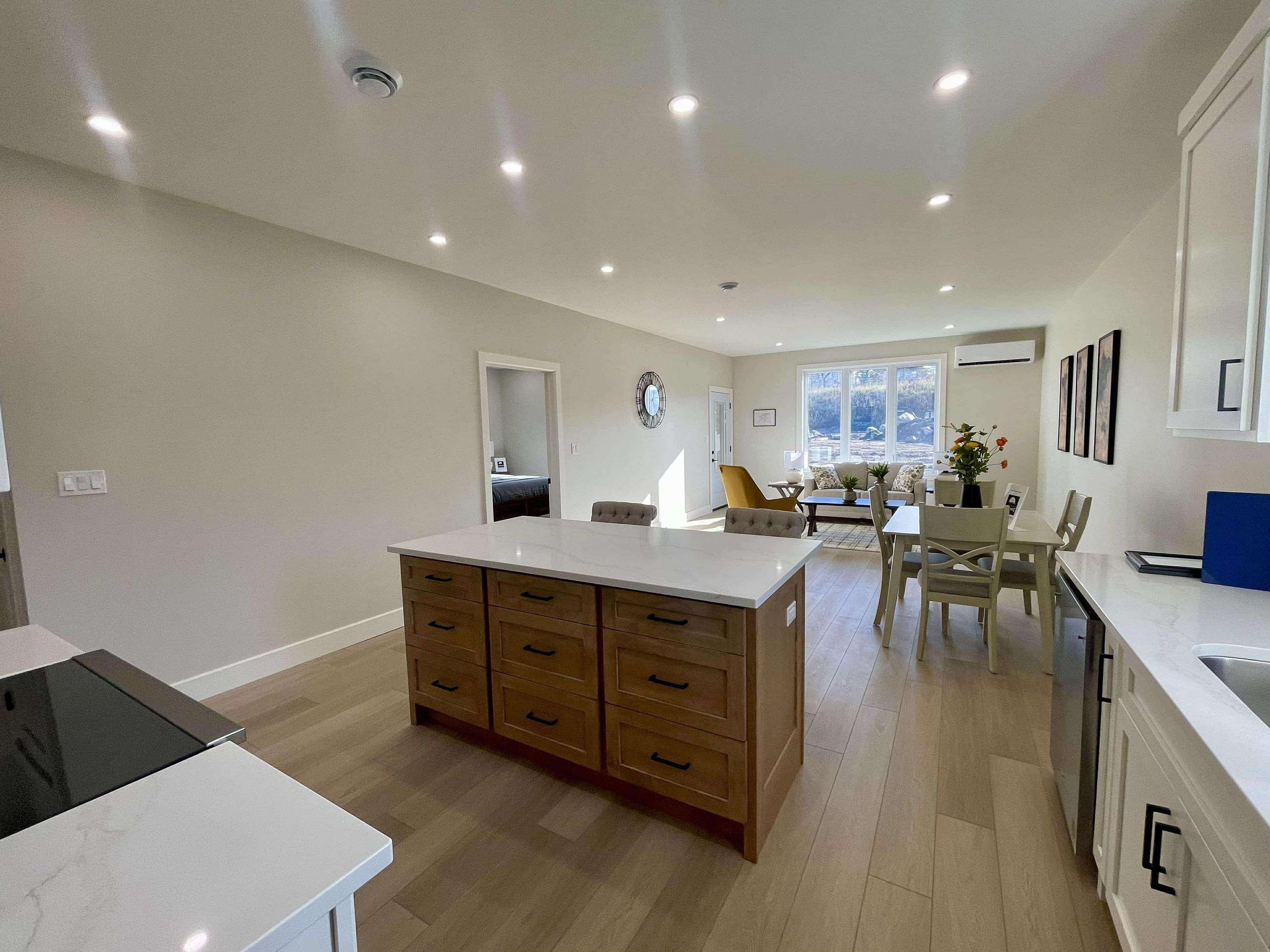 Kincardine, ON N2Z 1G8,72 Mercedes CRES W