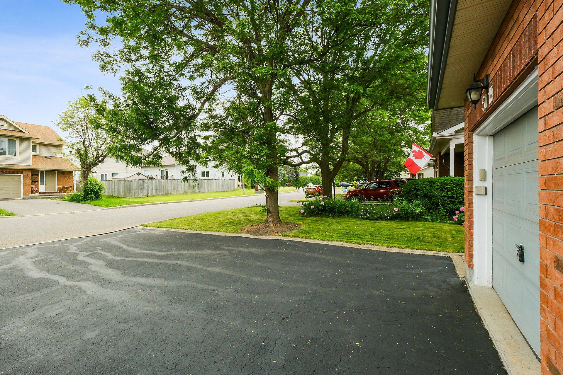 Beacon Hill North - South And Area, ON K1J 1B3,5119 LERNER WAY