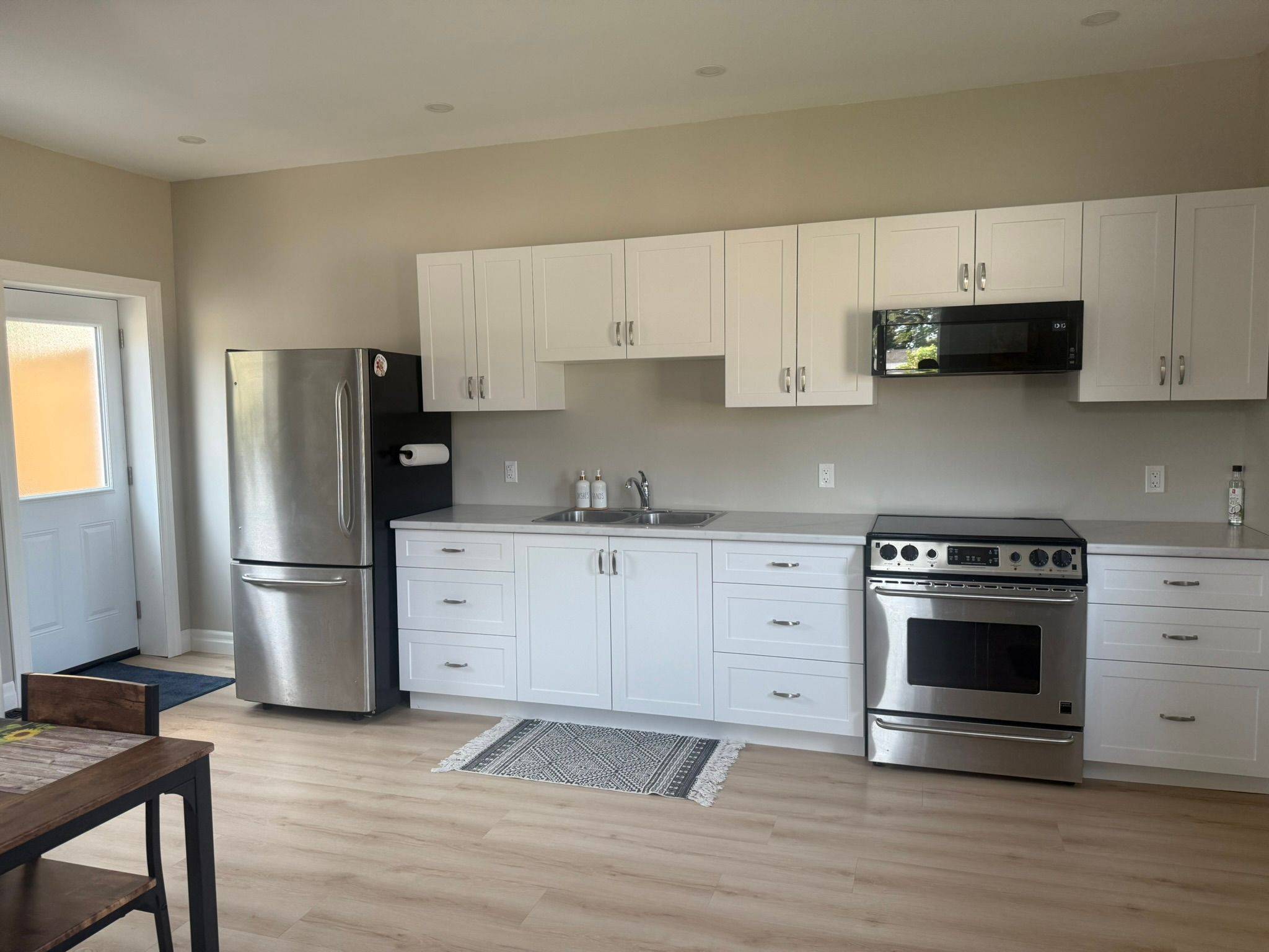 Hanover, ON N4N 2S2,493/495 11th AVE