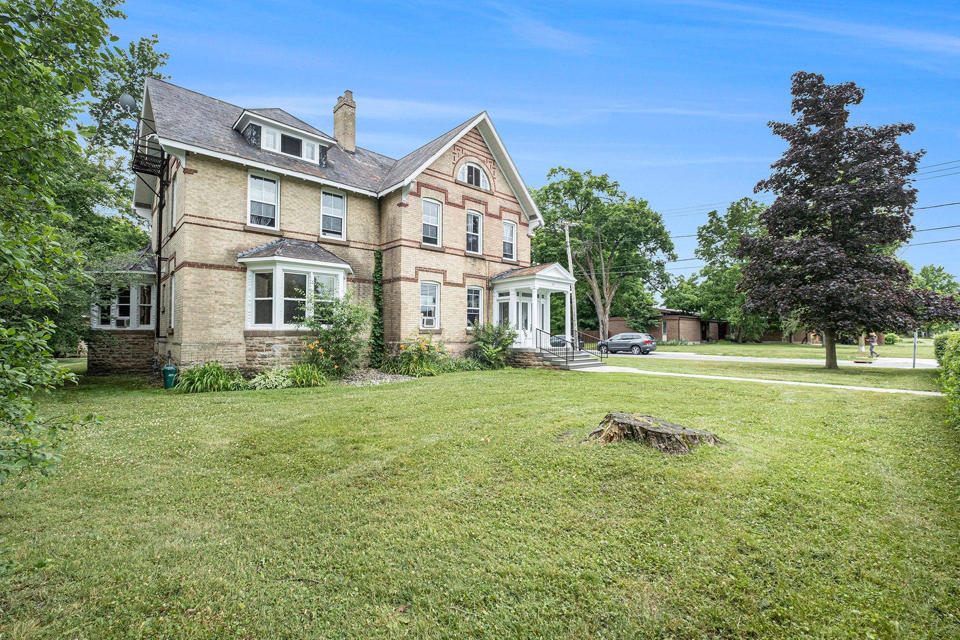 Perth, ON K7H 2J8,38 Drummond ST W