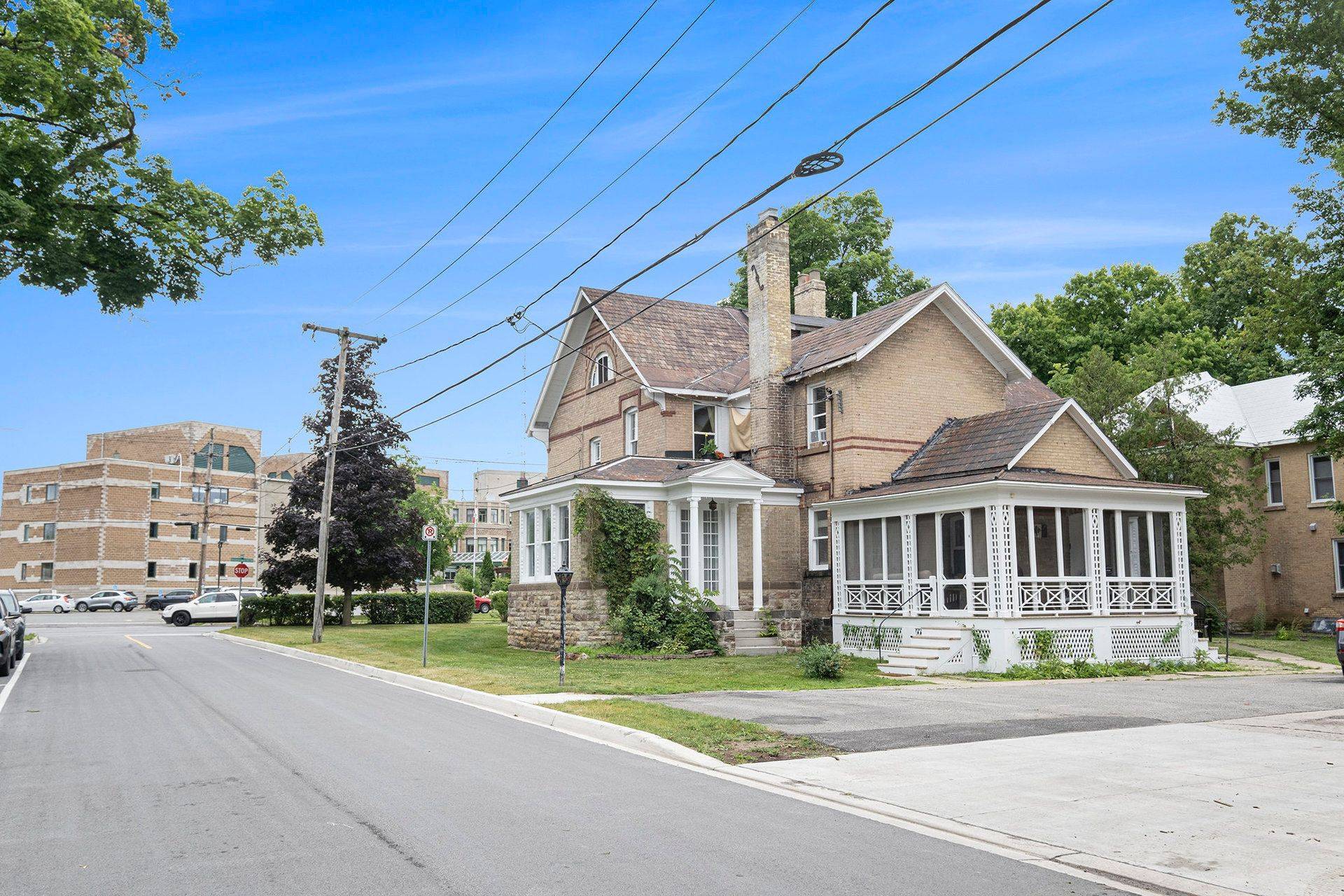 Perth, ON K7H 2J8,38 Drummond ST W