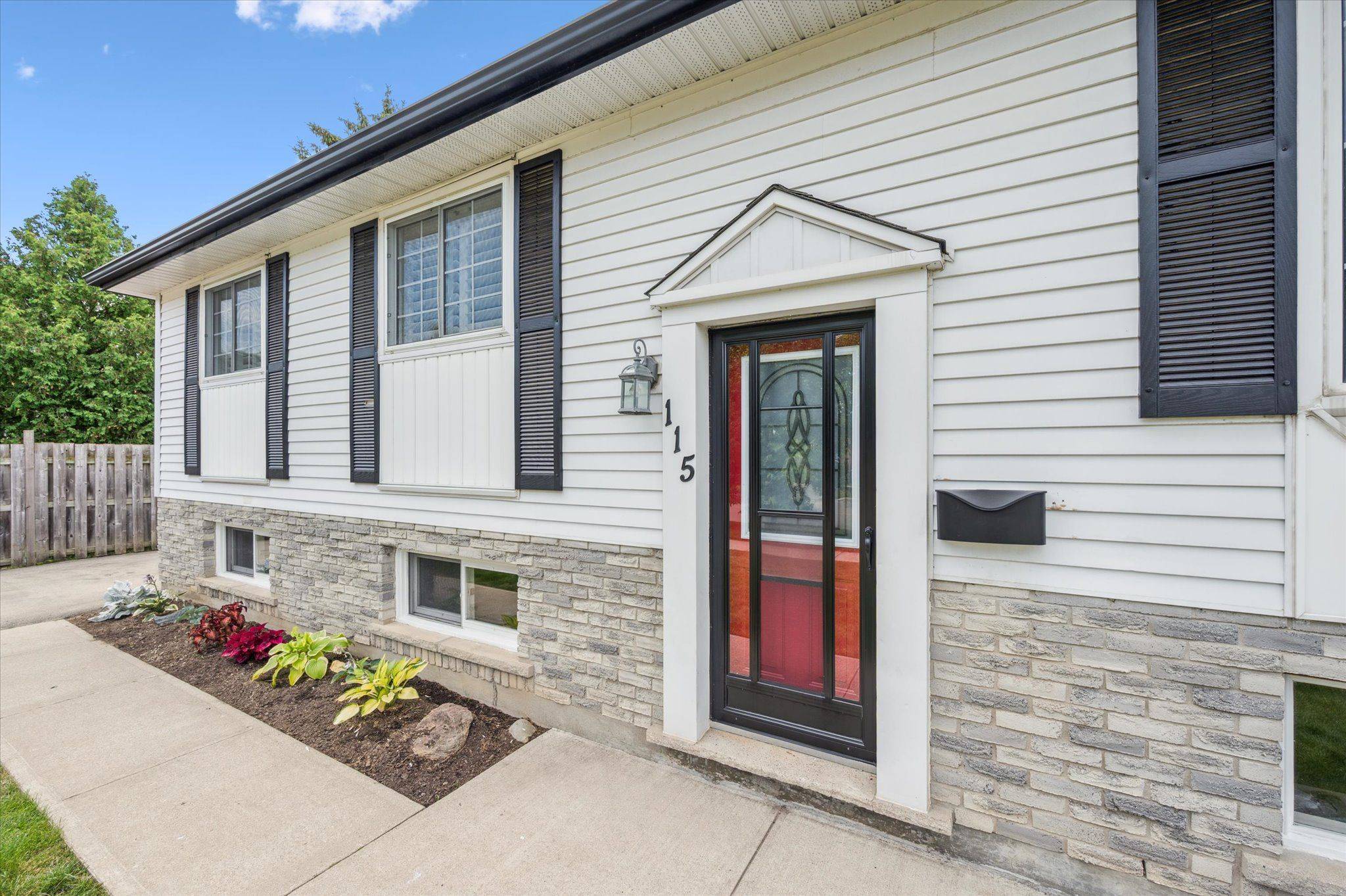 Waterloo, ON N2J 4M2,115 Lillian DR