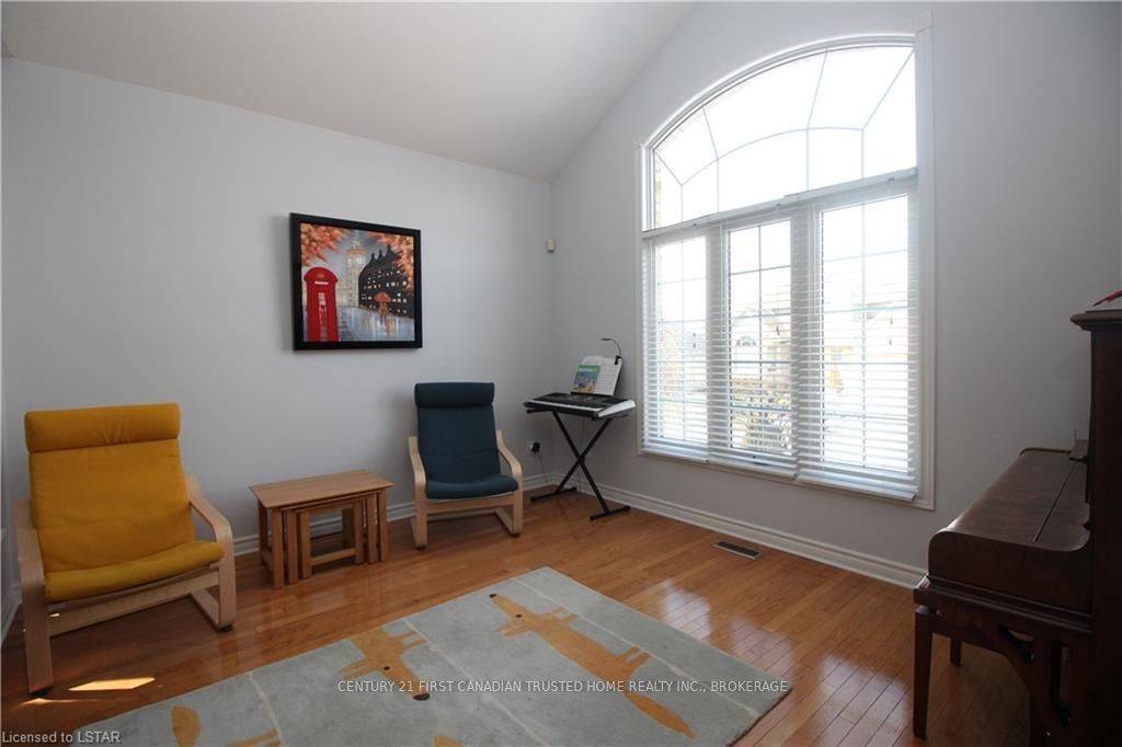 London North, ON N6B 1R1,157 McGarrell DR