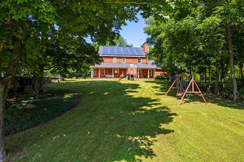Mississippi Mills, ON K7C 0C5,512 OLD PERTH RD