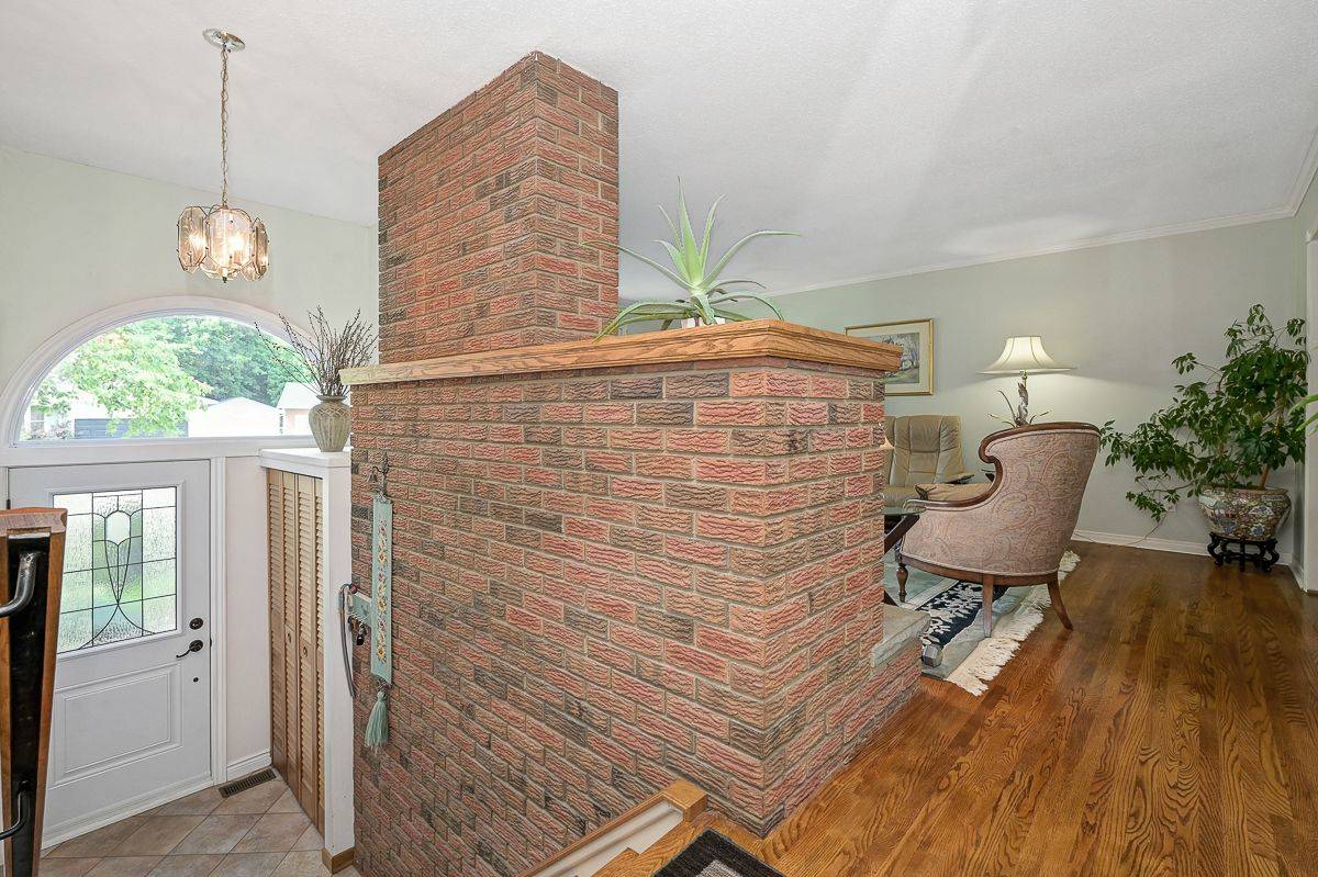 Barrhaven, ON K2J 1G1,42 Ettrick CRES