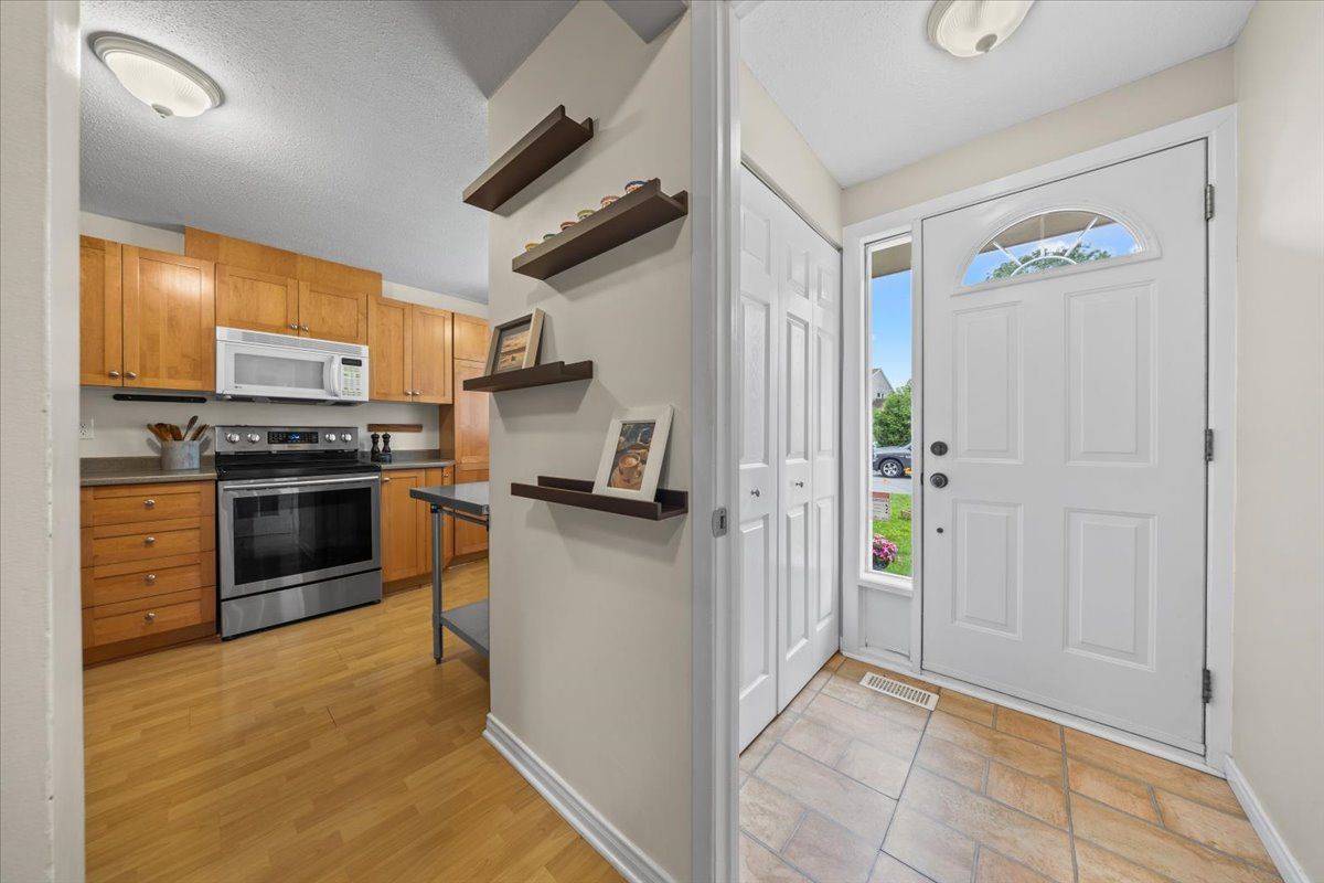 Orleans - Convent Glen And Area, ON K1C 2C6,1150 Grenoble CRES