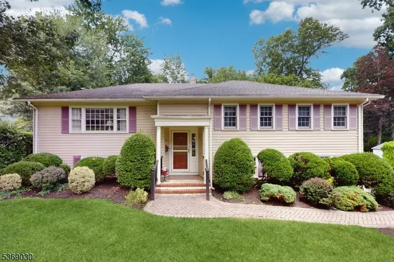 New Providence Boro, NJ 07974,47 Knollwood Dr