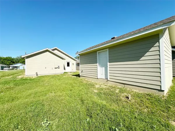Mineral Wells, TX 76067,320 SW 14th