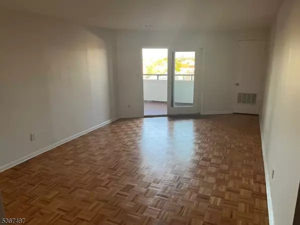 Newark City, NJ 07105,41  51 Wilson Ave #1