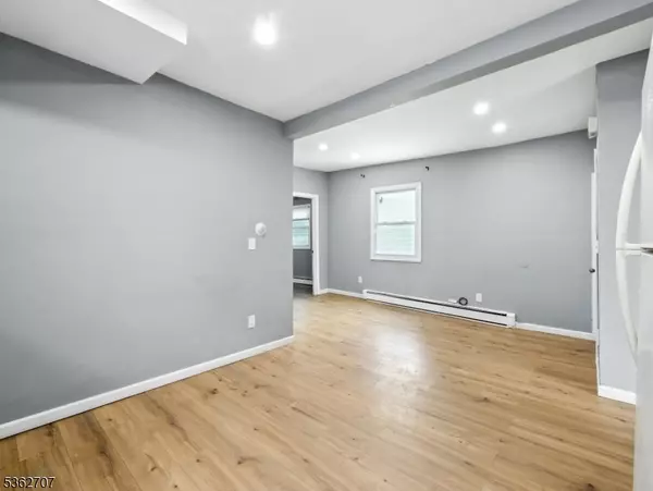Paterson City, NJ 07522,158 Belmont Ave