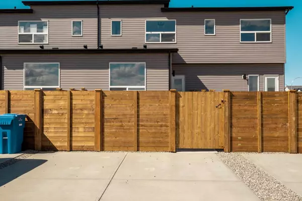 Lethbridge, AB T1K8L5,3019 47 ST S