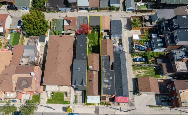 Toronto C02, ON M6G 3B3,139 Christie ST