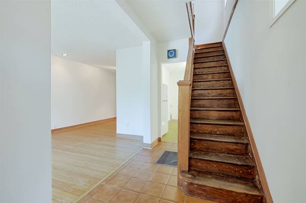 Toronto E02, ON M4E 1V3,95 Corley AVE