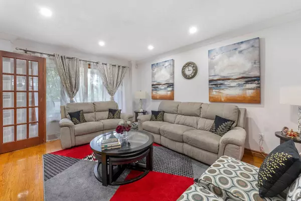 Oshawa, ON L1J 8H3,79 Elizabeth ST