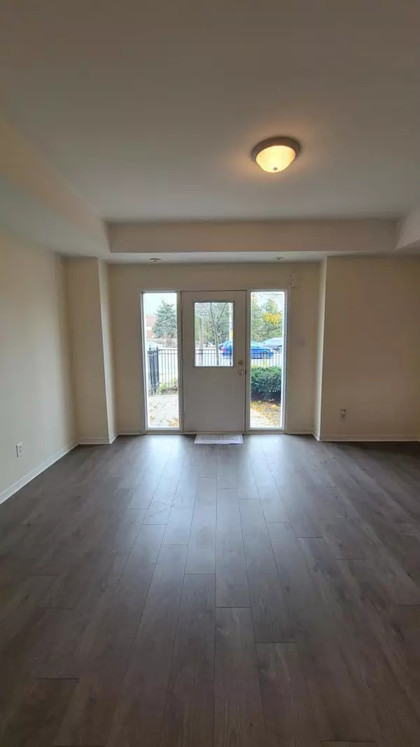 Mississauga, ON L5M 8E3,4950 Winston Churchill BLVD #116