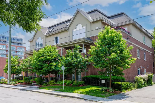 Ottawa Centre, ON K2P 1A6,400 Mcleod ST #105