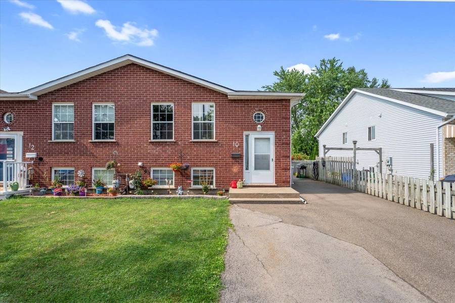 10 Woodland DR, Welland, ON L3C 7C9