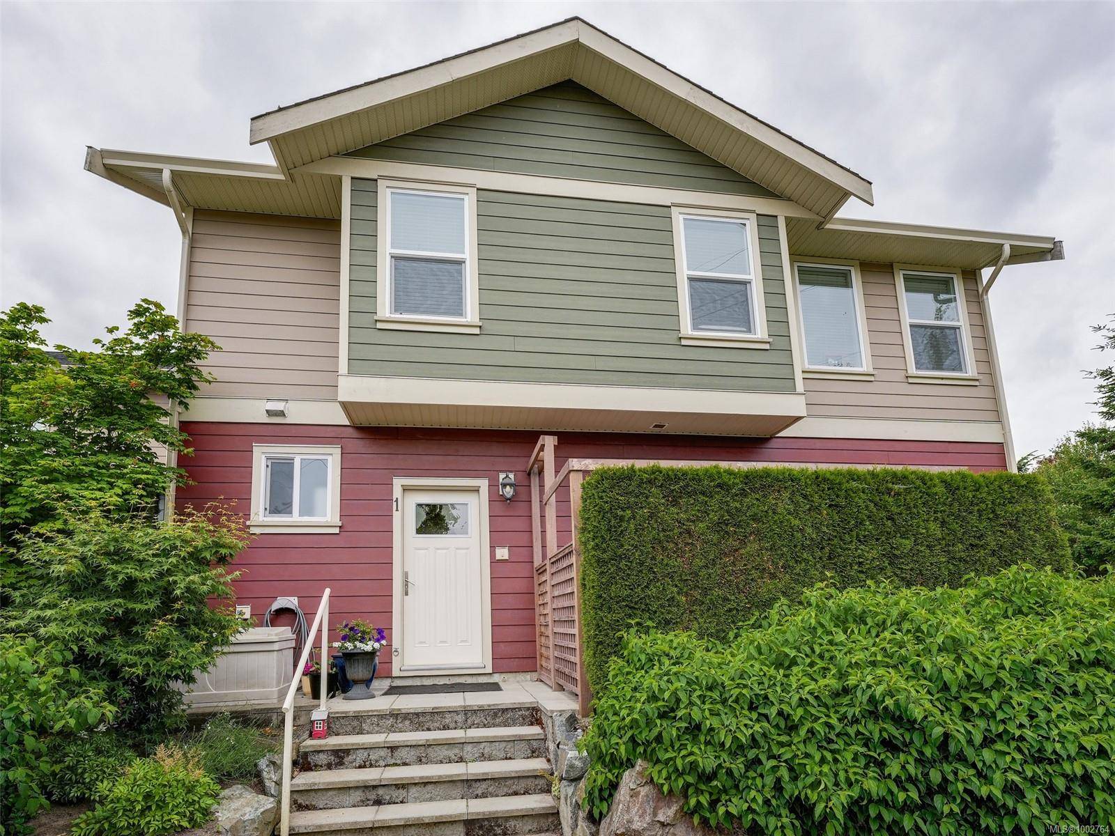 1515 Keating Cross Rd #1, Central Saanich, BC V8M 1W9