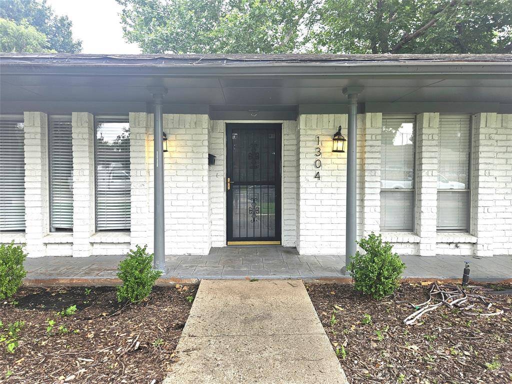 Plano, TX 75075,1304 Oakhill Drive