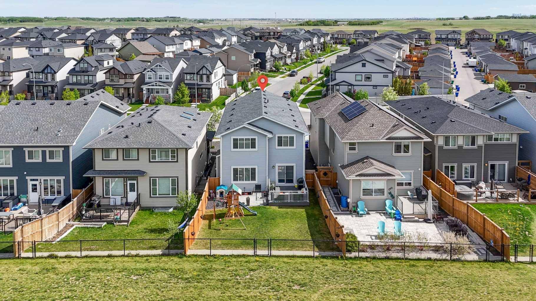 Airdrie, AB T4B 4J9,36 Hillcrest AVE SW