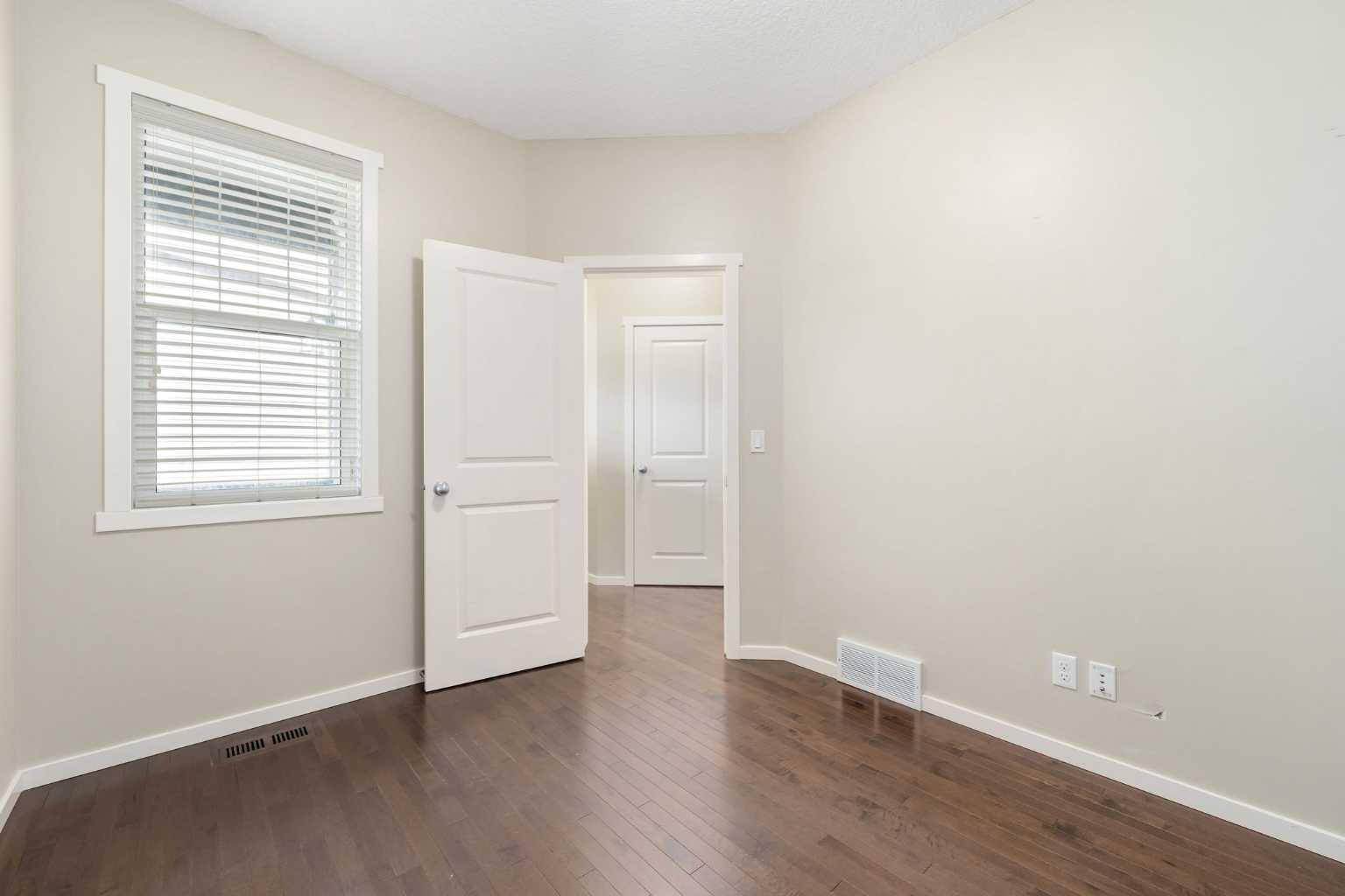 Calgary, AB T2X 2J3,72 Walden HTS Southeast