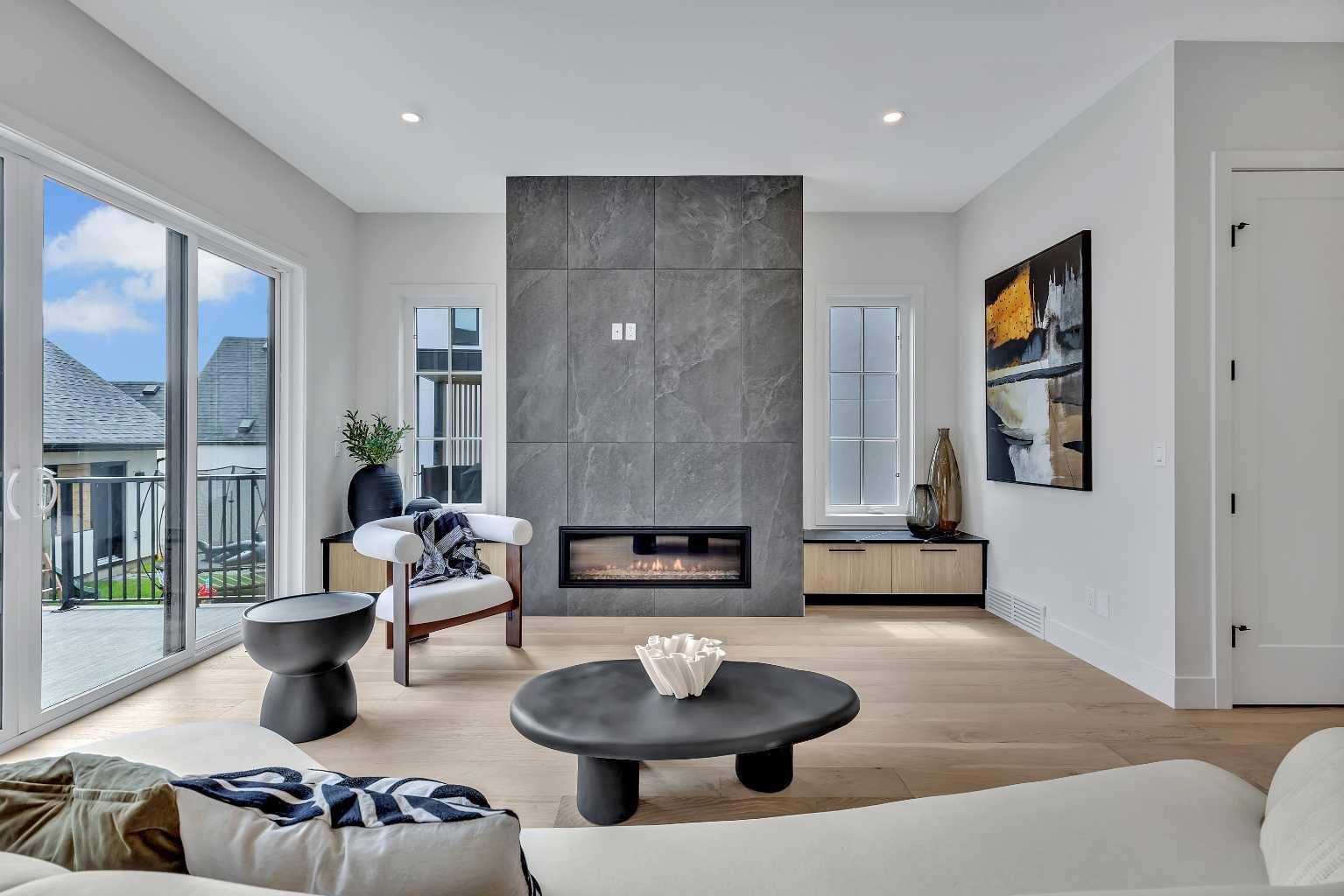 Calgary, AB T3E 7J6,330 Normandy DR SW