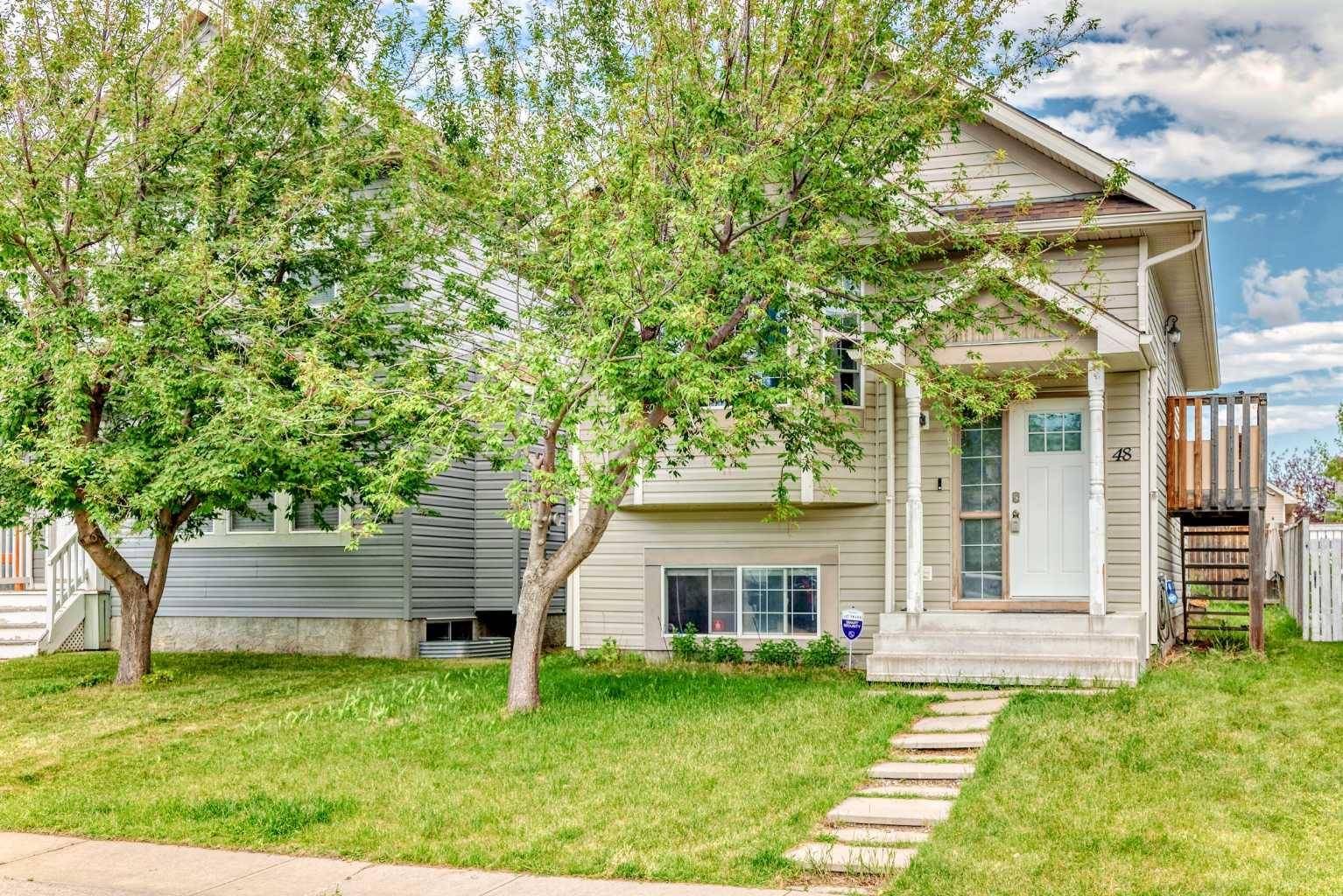 48 Bridleridge RD Southwest, Calgary, AB T2Y 4E1