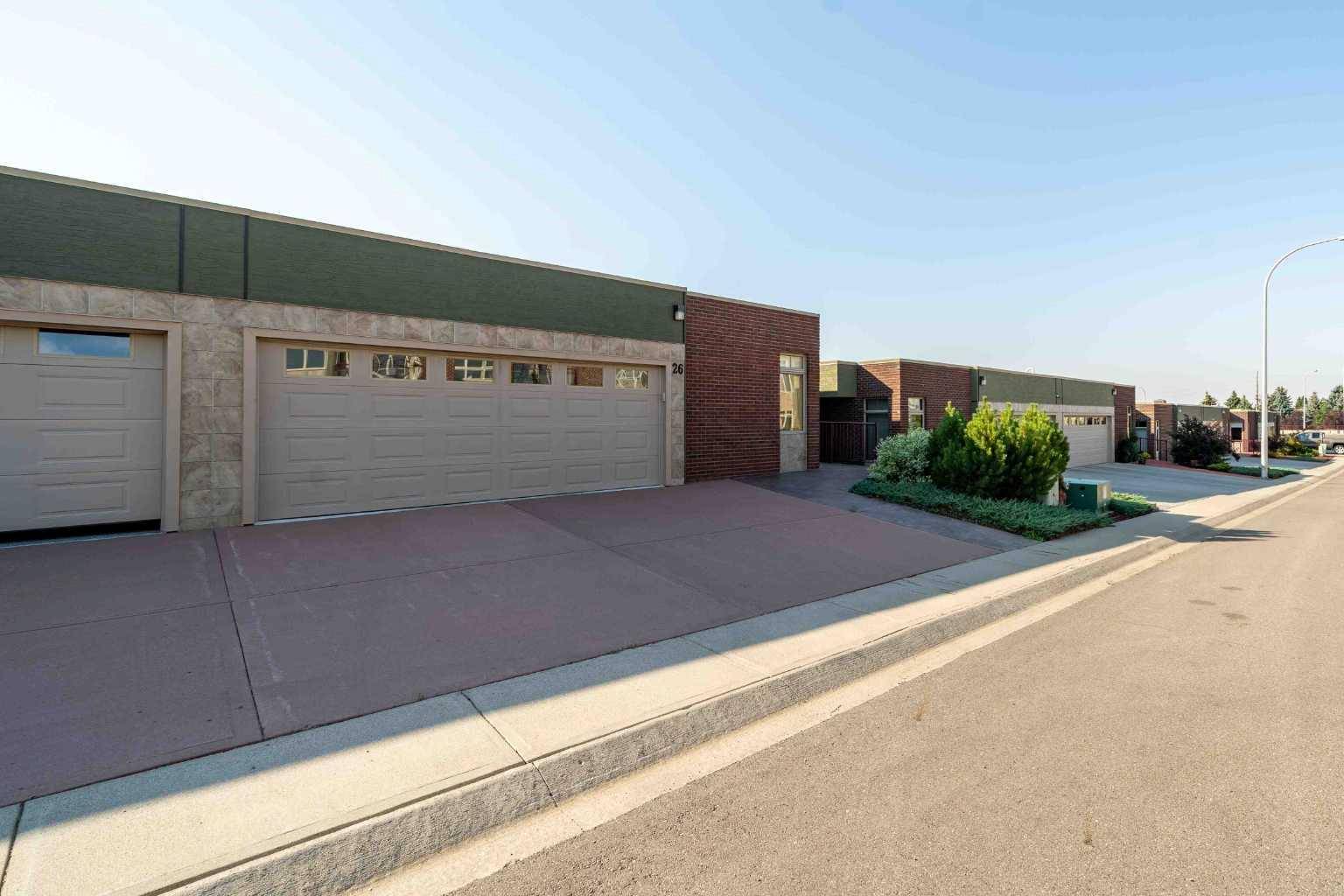 Medicine Hat, AB T1C2B5,26 Palisades Mews NE