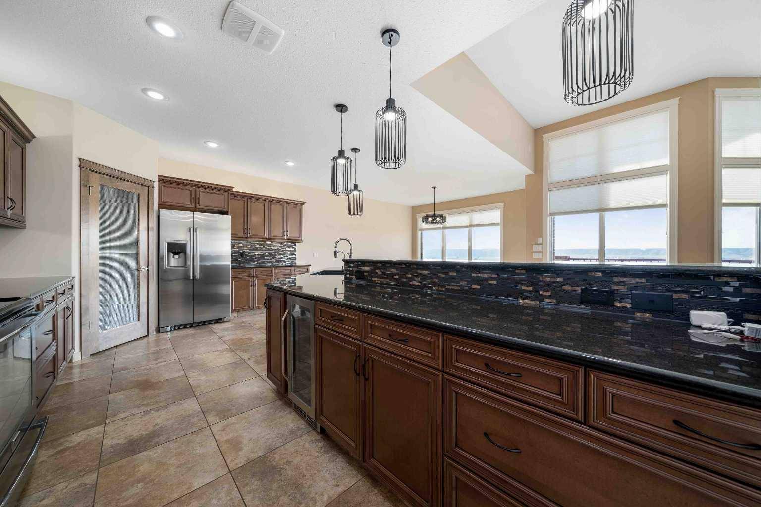 Medicine Hat, AB T1C2B5,26 Palisades Mews NE