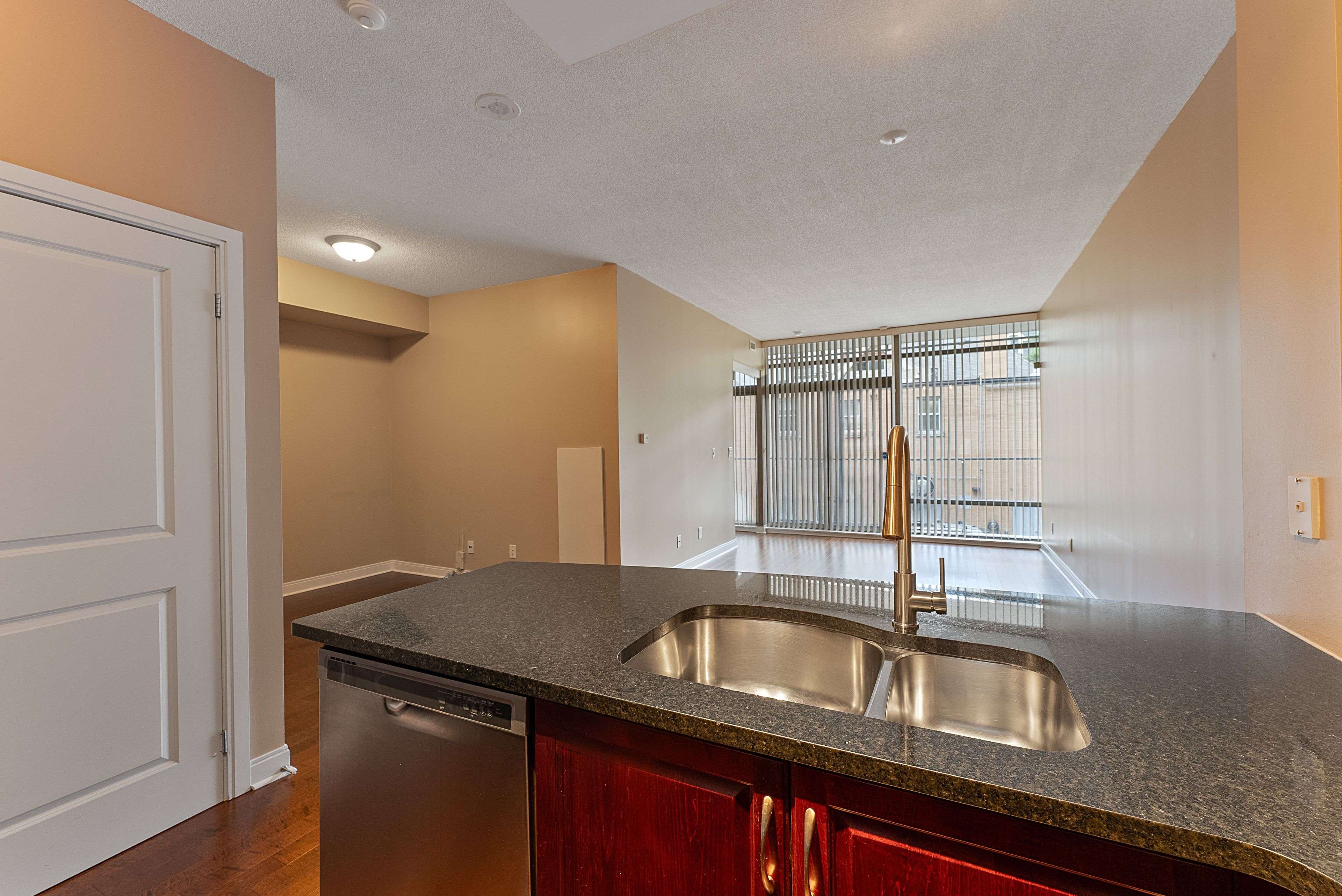 Toronto C02, ON M5R 1G1,21 Scollard ST #209
