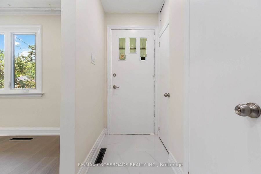 Toronto E04, ON M1R 2V6,58 Greylawn CRES