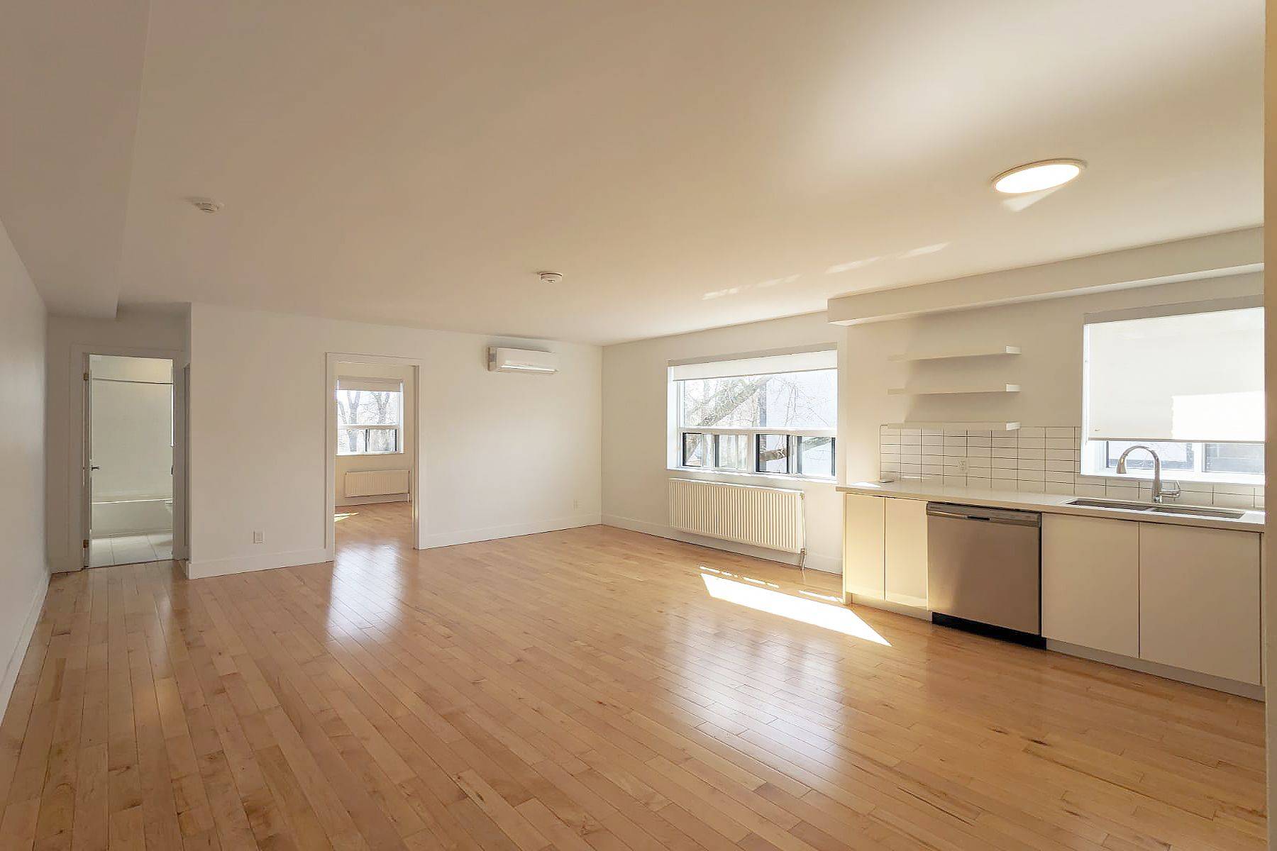 Toronto E03, ON M4B 1N5,2901 St Clair AVE E #10