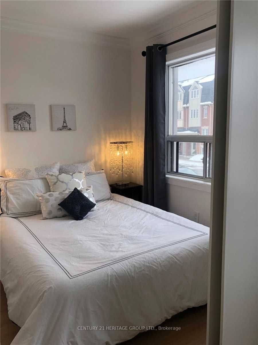 Toronto E03, ON M4C 1H8,1710 Danforth AVE #1