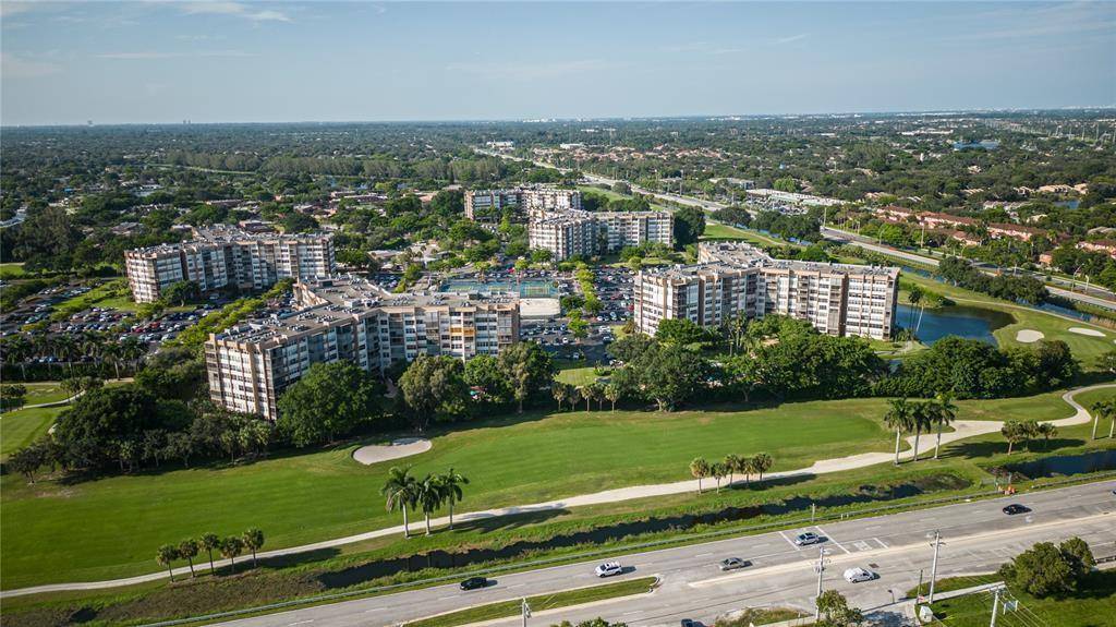 Pembroke Pines, FL 33026,1400 Saint Charles Pl #211