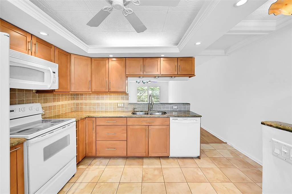 Coconut Creek, FL 33066,2401 Antigua Cir #B3