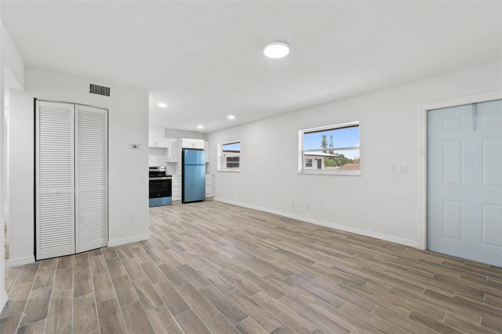 Fort Pierce, FL 34950,1301 Emerald Ter #10