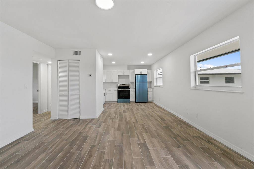 Fort Pierce, FL 34950,1301 Emerald Ter #10