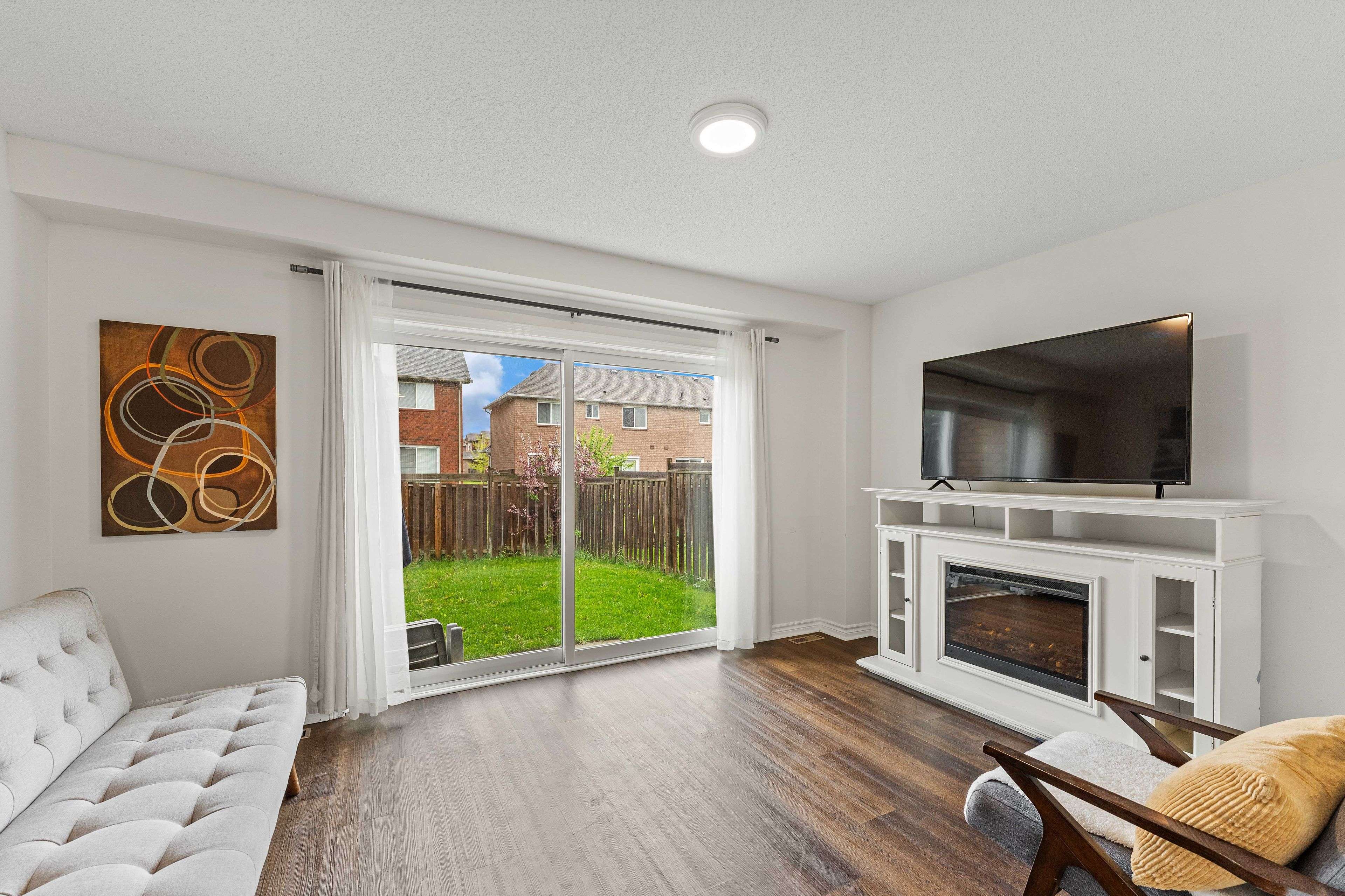Barrie, ON L4M 6T3,128 Sydenham Wells N/A