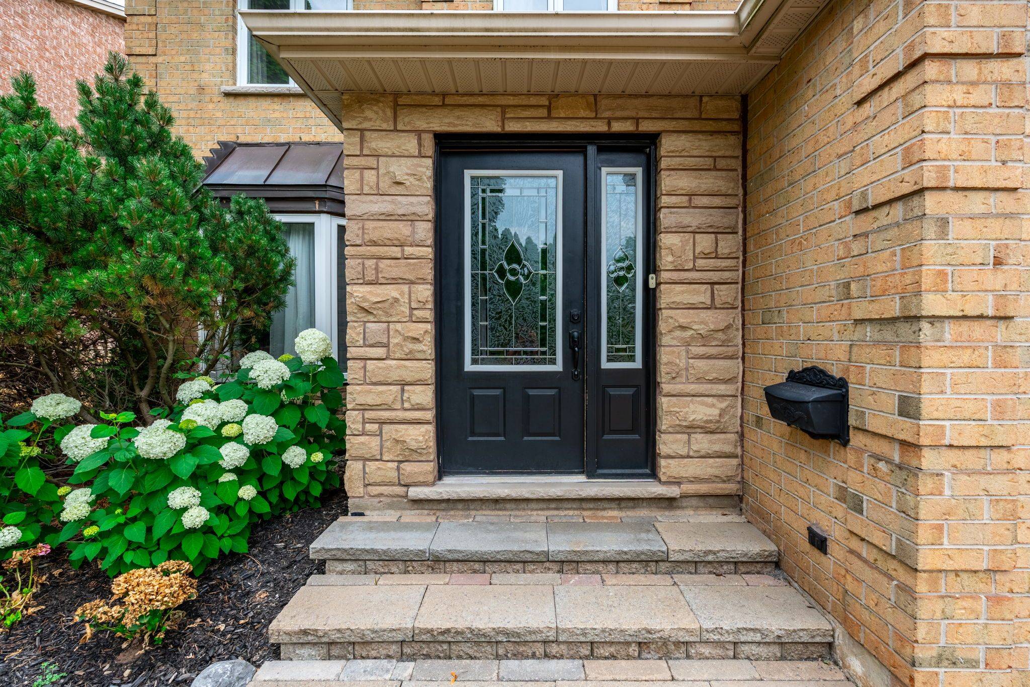 Oakville, ON L6L 5R2,3210 Victoria ST