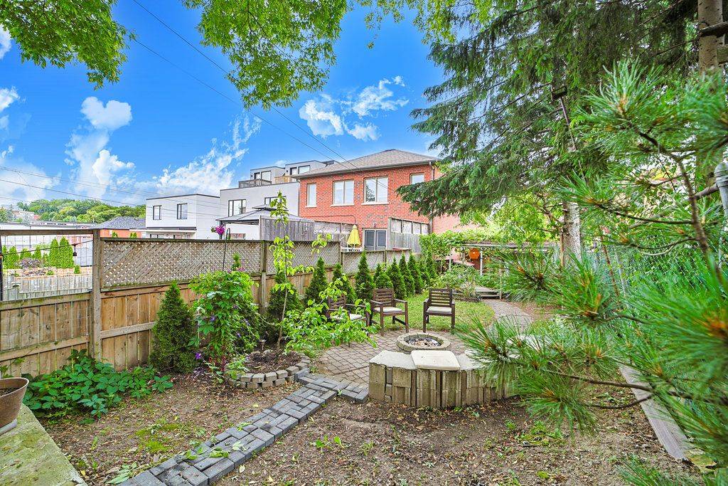 Toronto W03, ON M6E 4R4,482 Mcroberts AVE