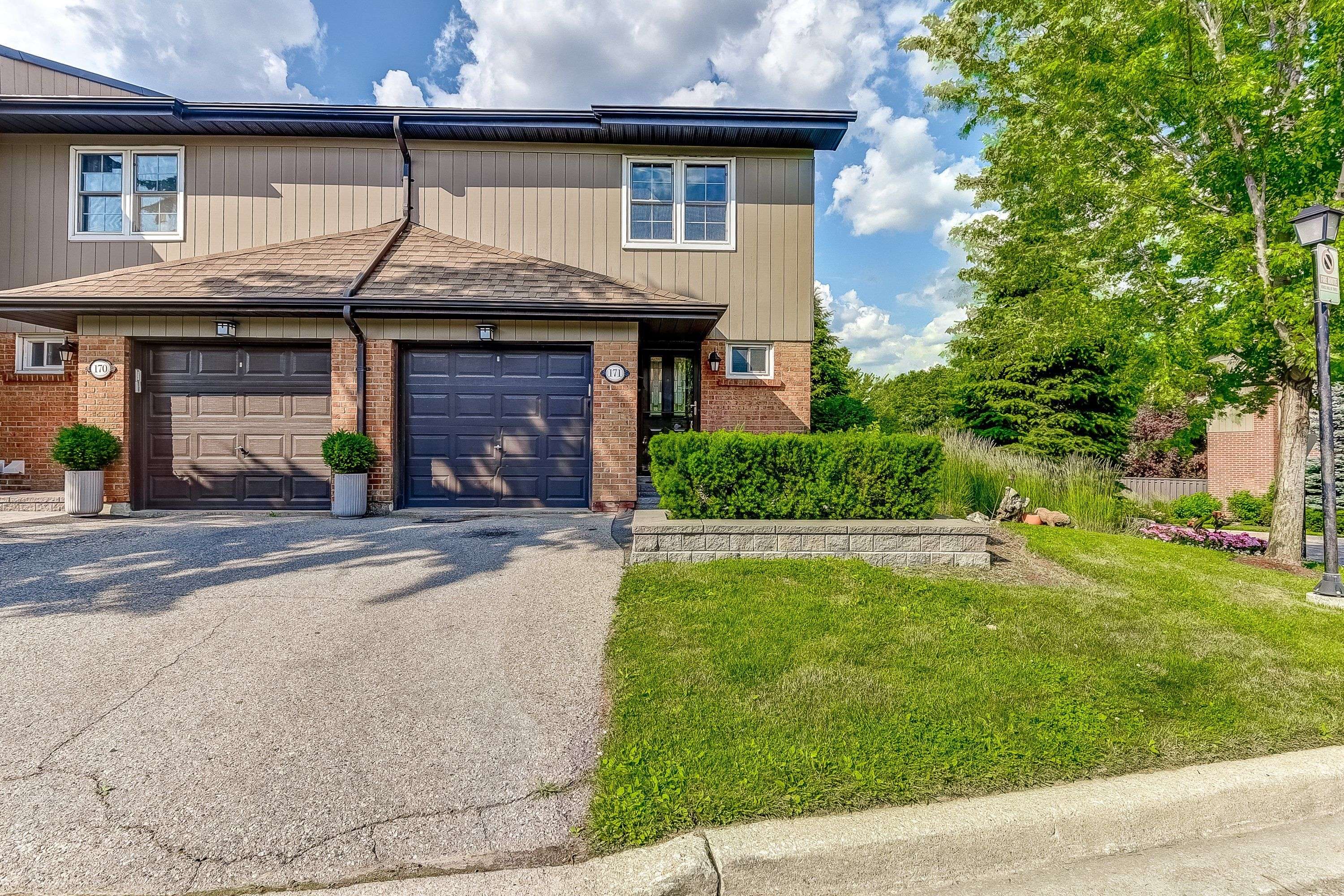 1951 Rathburn RD E #171, Mississauga, ON L4W 2N9