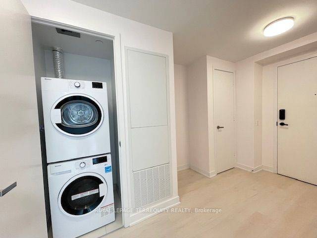 Mississauga, ON L5B 0M3,3900 Confederation Pkwy #4507