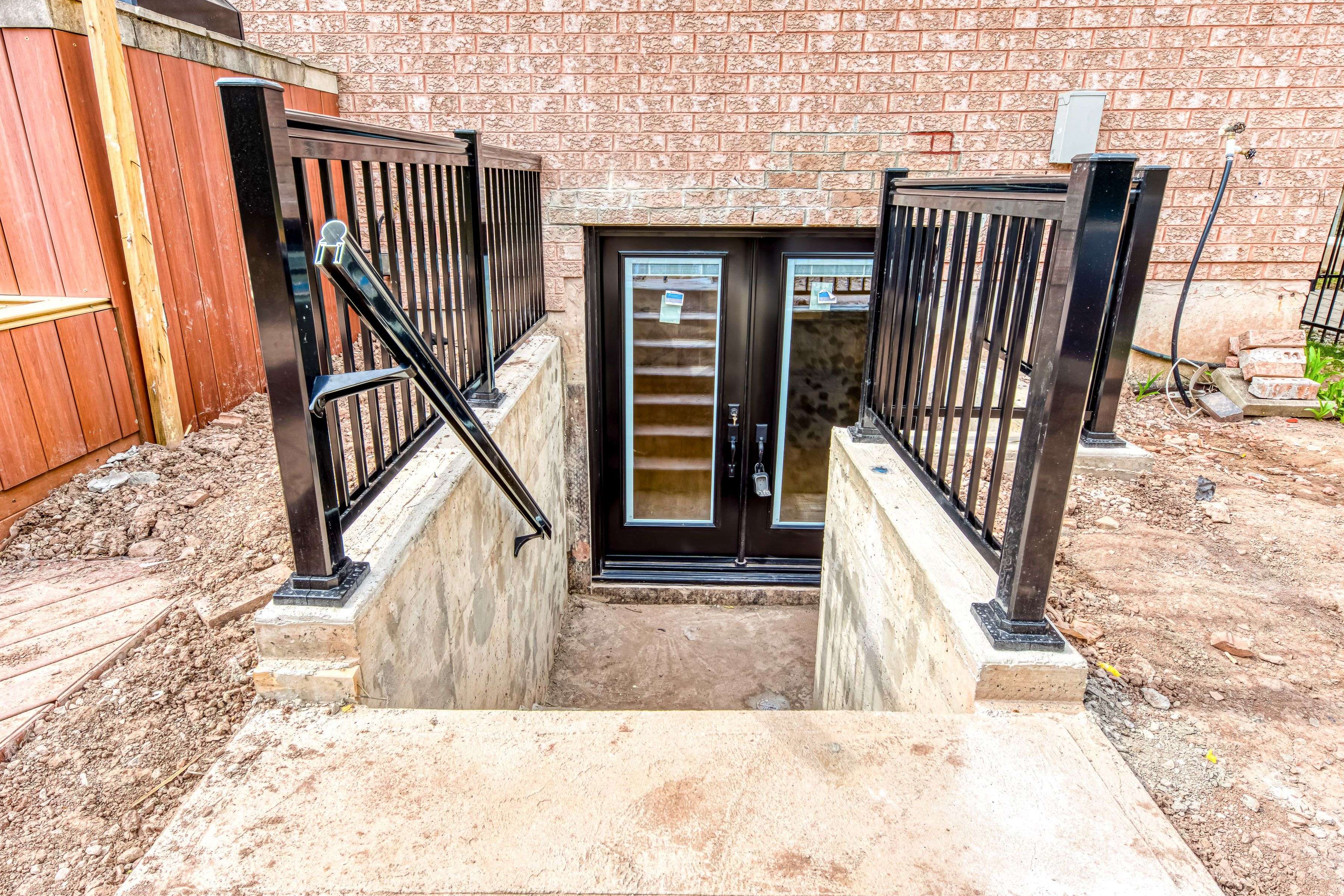 Oakville, ON L6H 7J9,1492 Pinery CRES #Basement